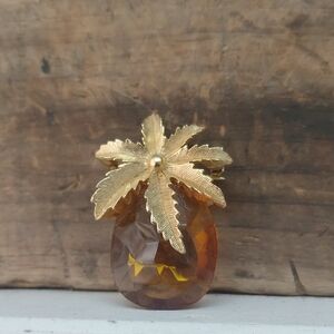 Vintage Signed Sarah Coventry Brooch